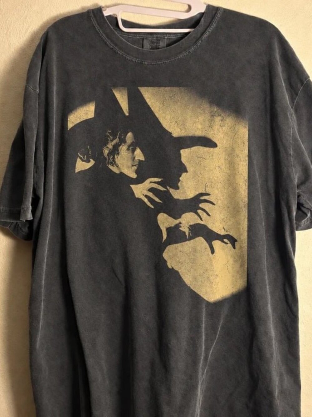 Unisex Witch Moon Shadow Halloween Graphic T-Shirt -Dark Heather- Size L